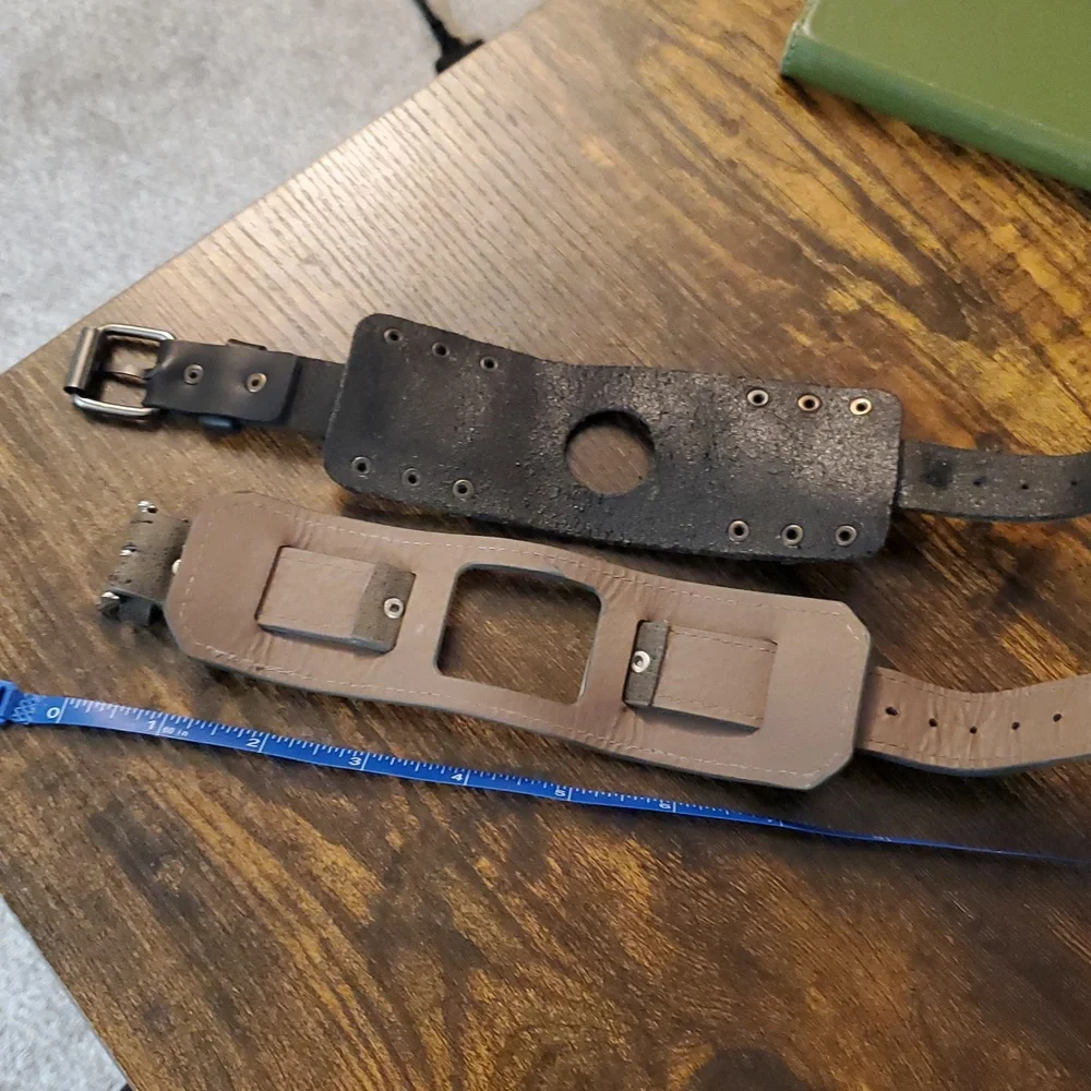 Lot of 2 Apple Watch Bands, Good Condition! Black and Grey leather! 11 inches.